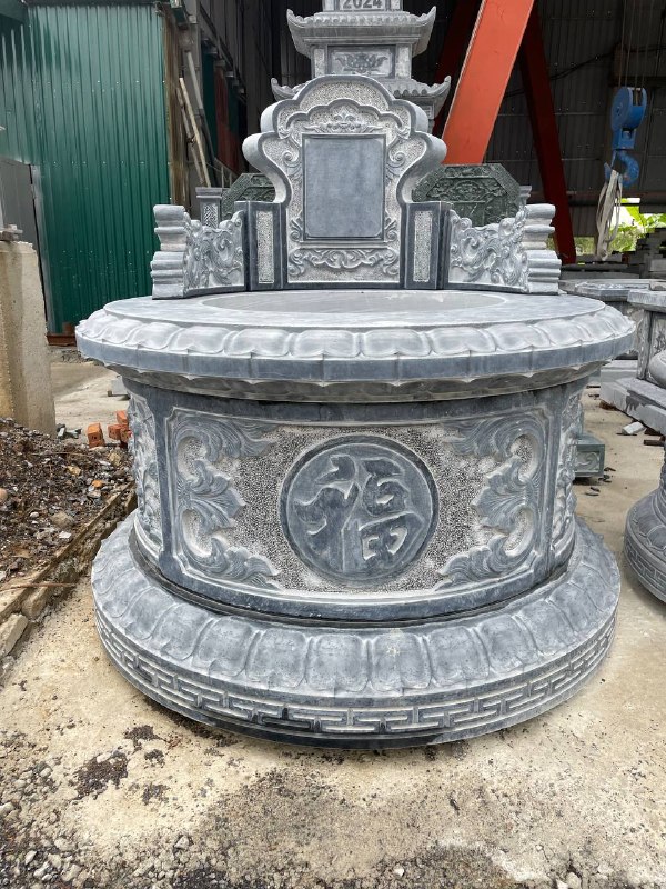 Mộ tròn đá xanh đen nguyên khối, kích thước 147x147x137 cm, bền vững theo thời gian - ảnh 2